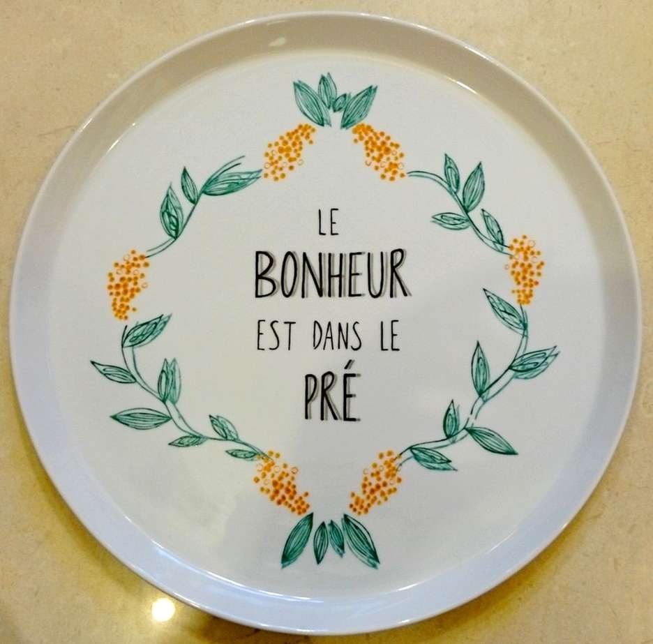 - Cadeau de mariage plat à tarte en porcelaine personnalisé d'après le faire-part de mariage .